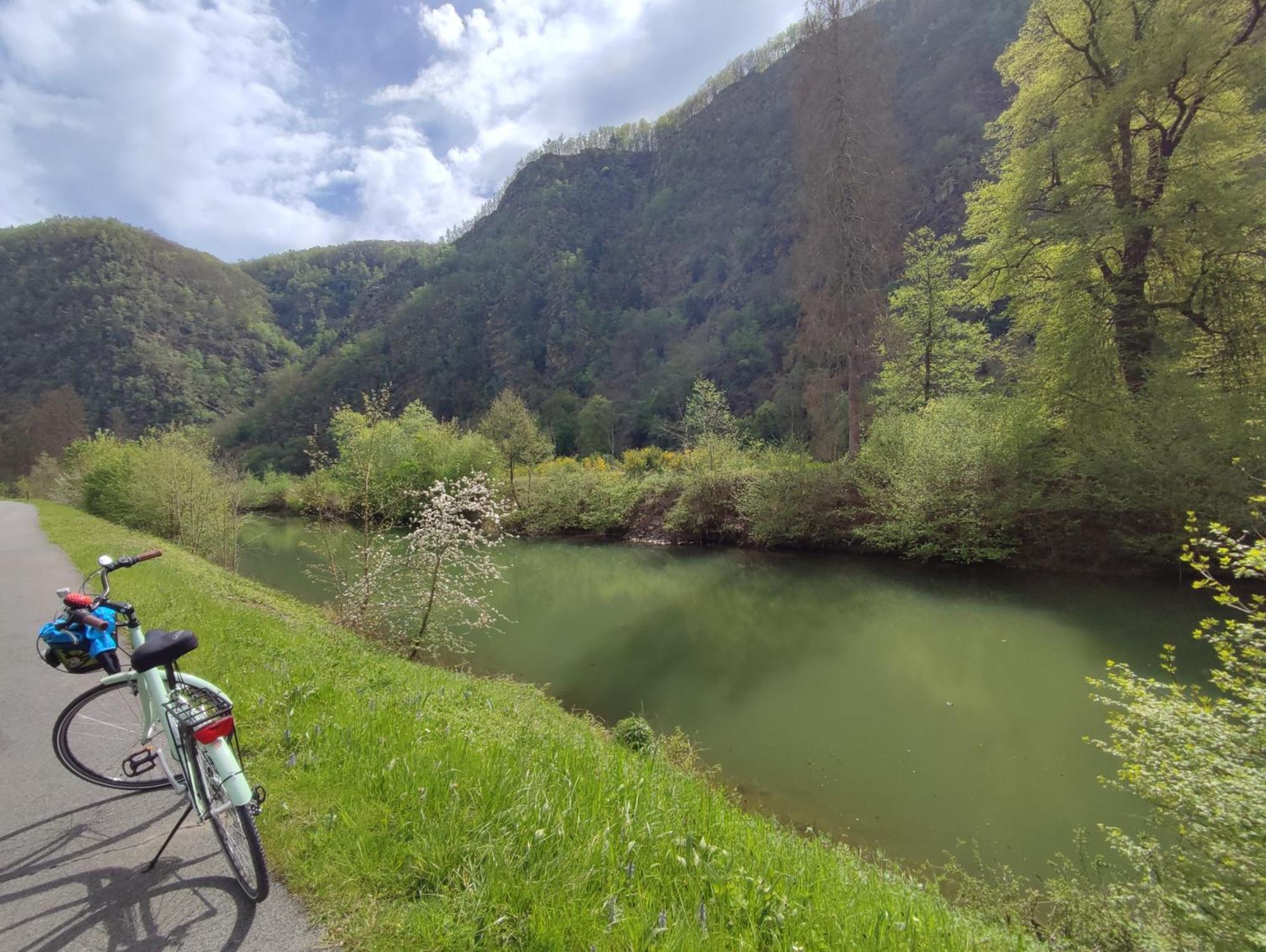Entre Meuse Et Foret Revin  Exterior foto